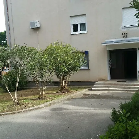 Luka Apartament *