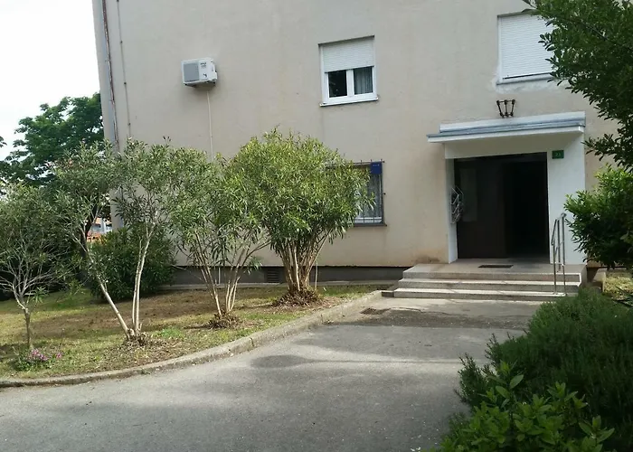 Luka Apartament *